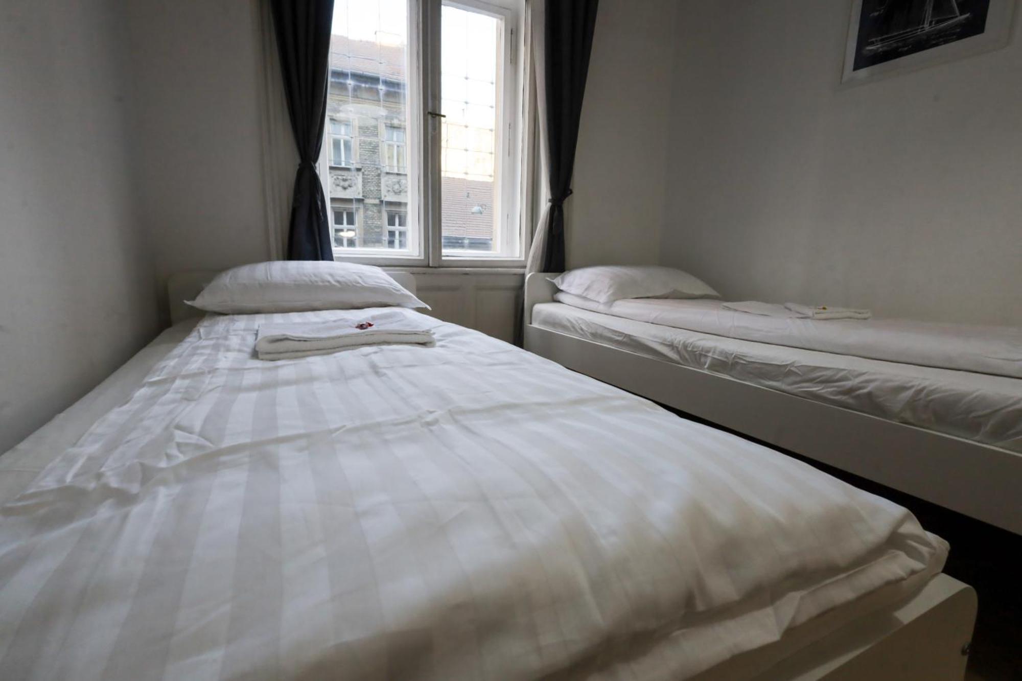 Budapest Pest-Port Apartment 4 Rooms For 16 Person Exterior photo